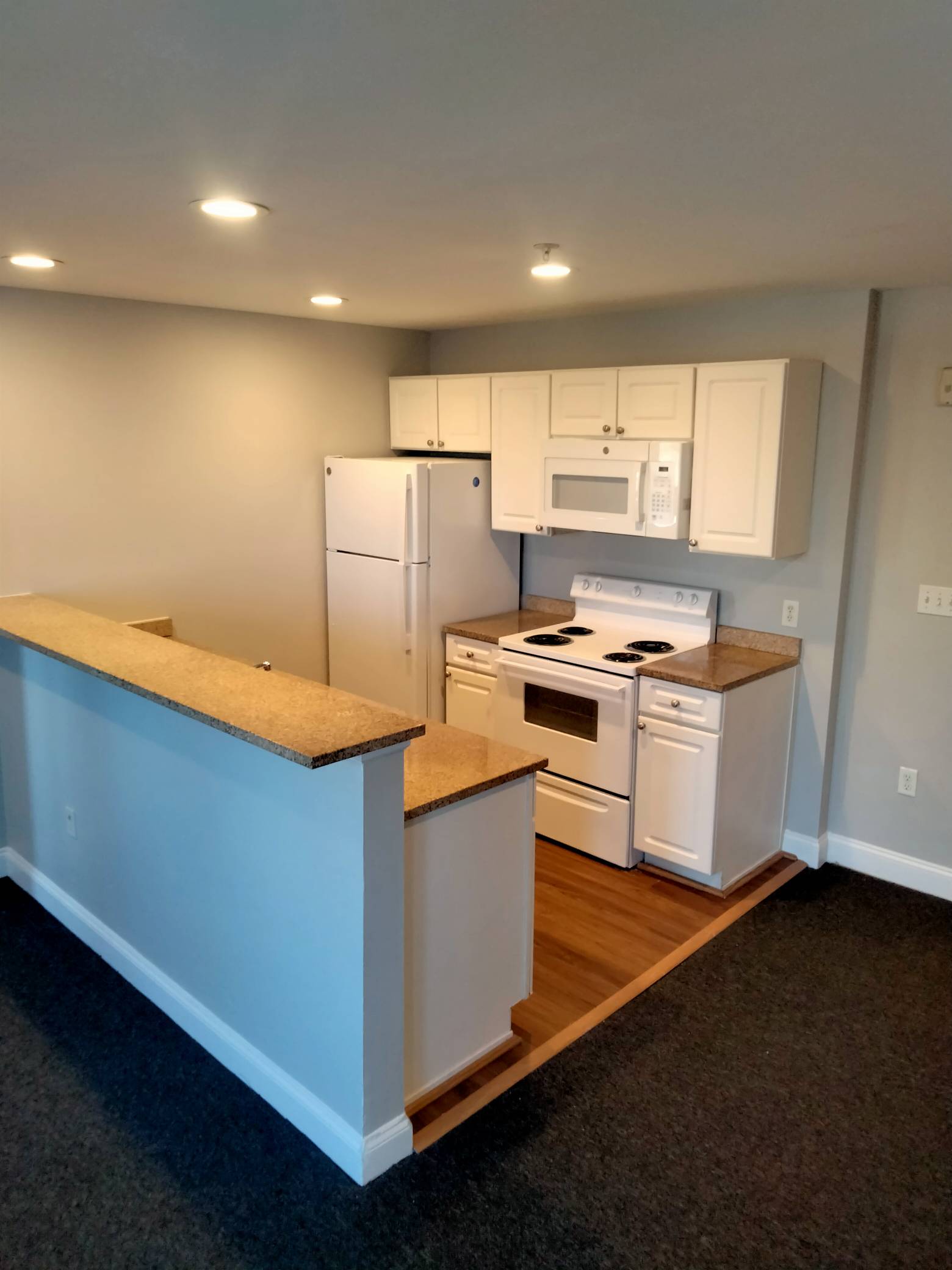 206-210 Farmington Avenue - 415