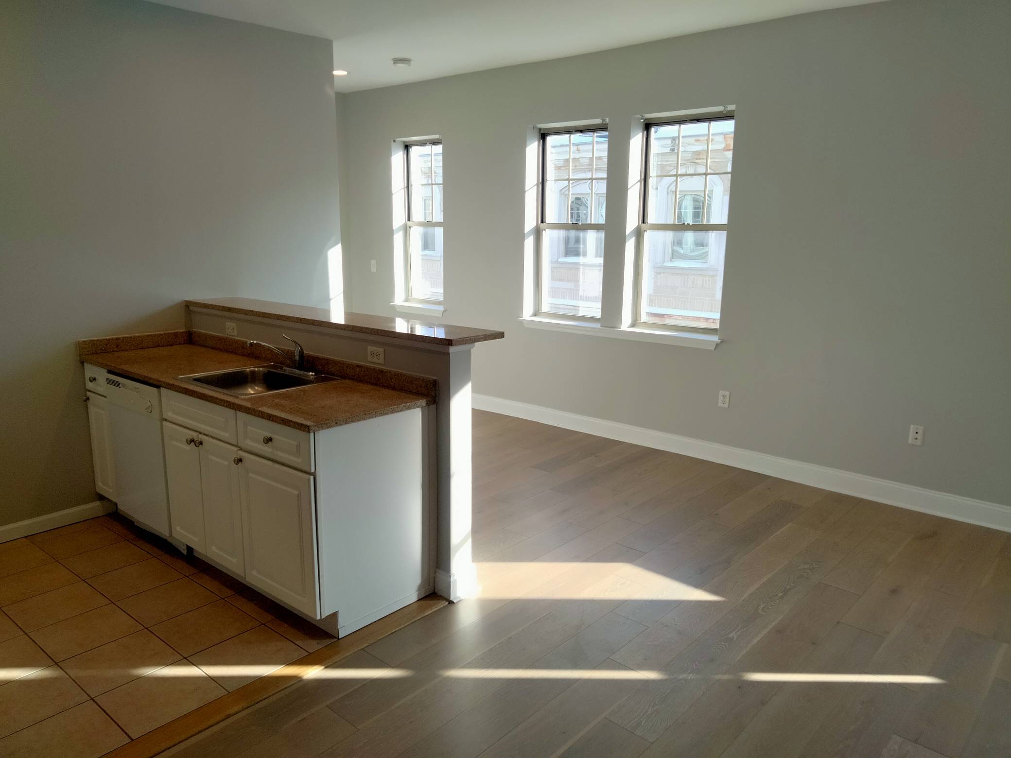 206-210 Farmington Avenue - 513